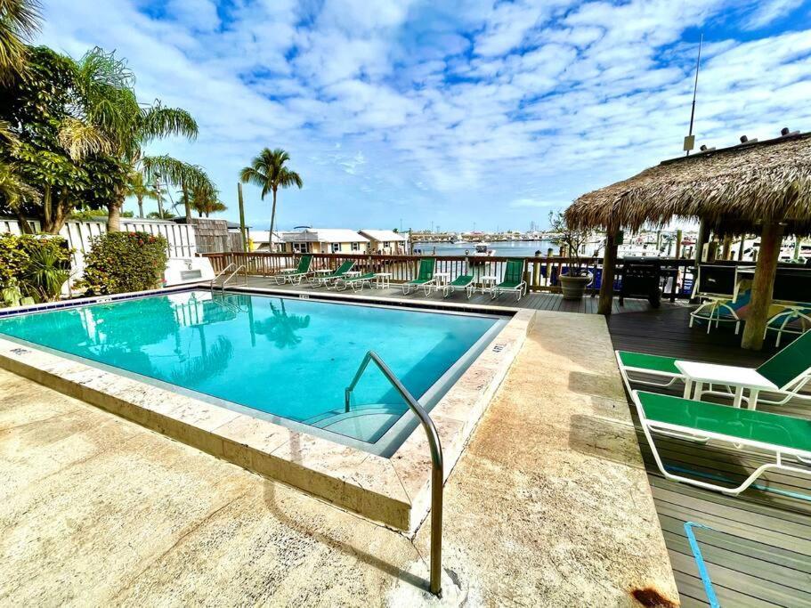 הוילה קי וסט St Kitts - Downtown Waterfront Penthouse Pool Dock Parking מראה חיצוני תמונה